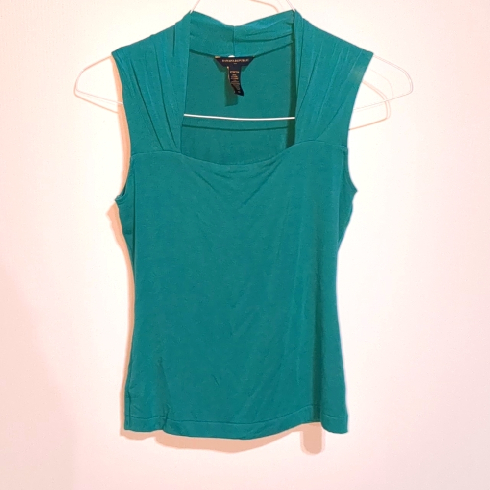 Teal top